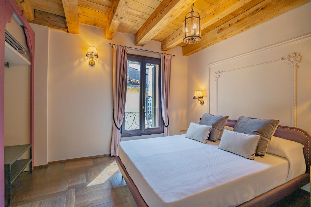 Corte Rubbi 8 Luxury Two-bedroom Apartment -Dimora Italia - - Housity