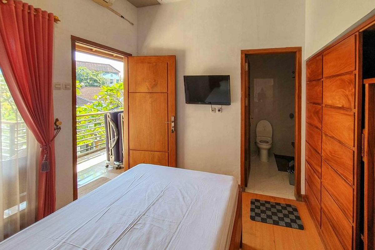 Rumah Eyang Tardjo Syariah Mitra RedDoorz - Housity