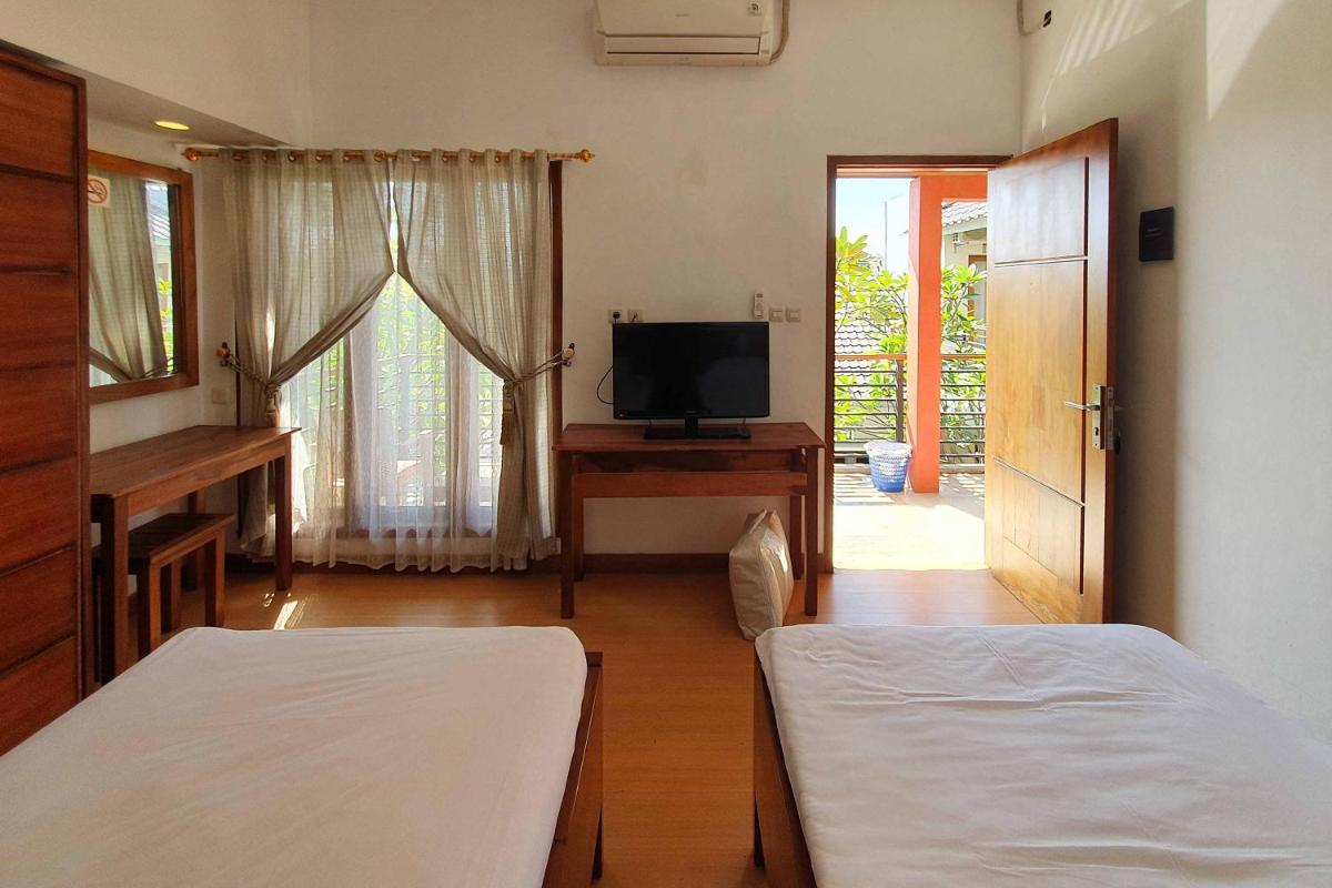 Rumah Eyang Tardjo Syariah Mitra RedDoorz - Housity