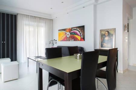 Glyfada Riviera Home - Housity