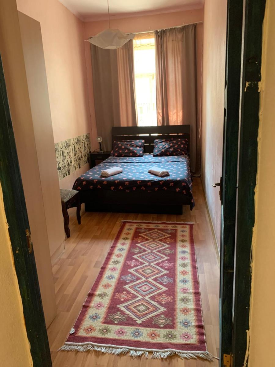 Old Tbilisi Art home - Housity