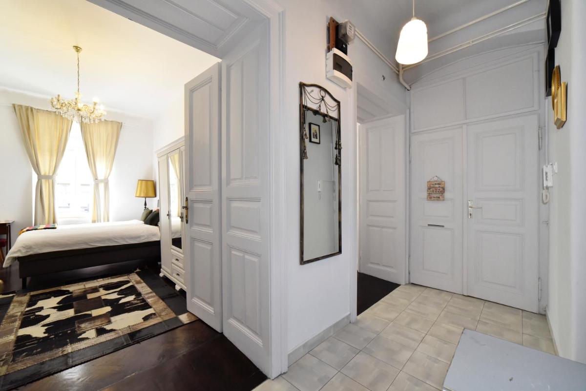1BR in central Zagreb & main station, free parking - Housity