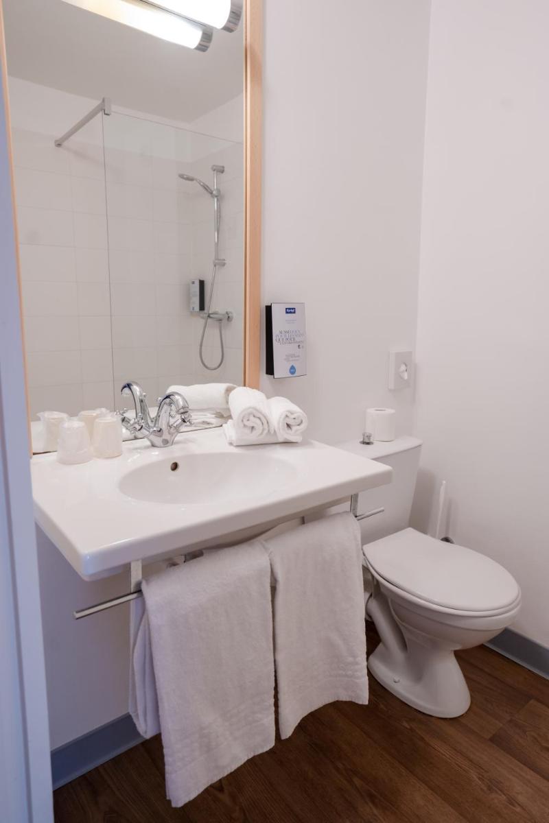 Brit Hotel Essentiel Cholet - Hizvo