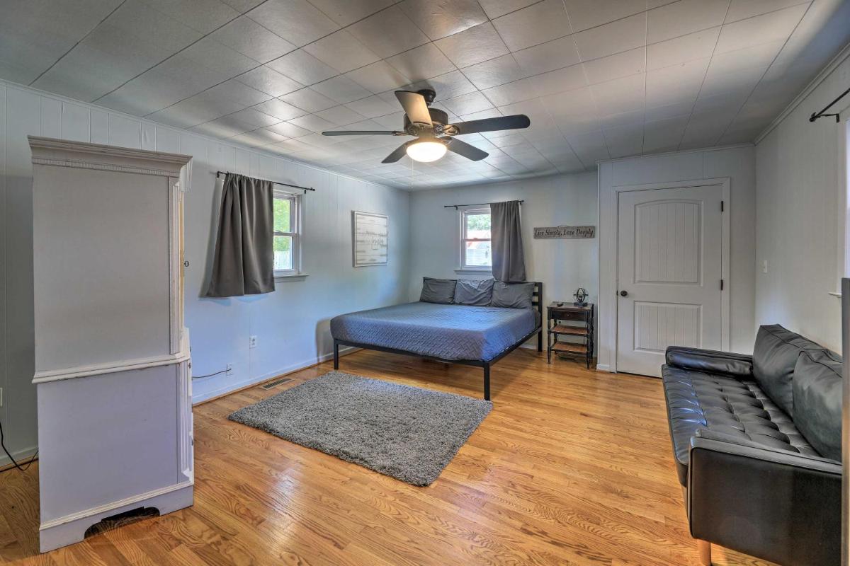The Grey Goose Waterfront Home with Beach - Housity