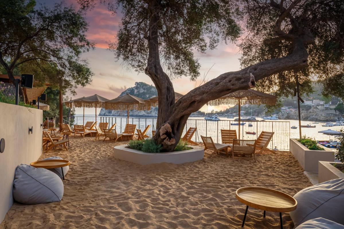 Akrotiri Beach Resort Hotel - Adult Friendly - Housity