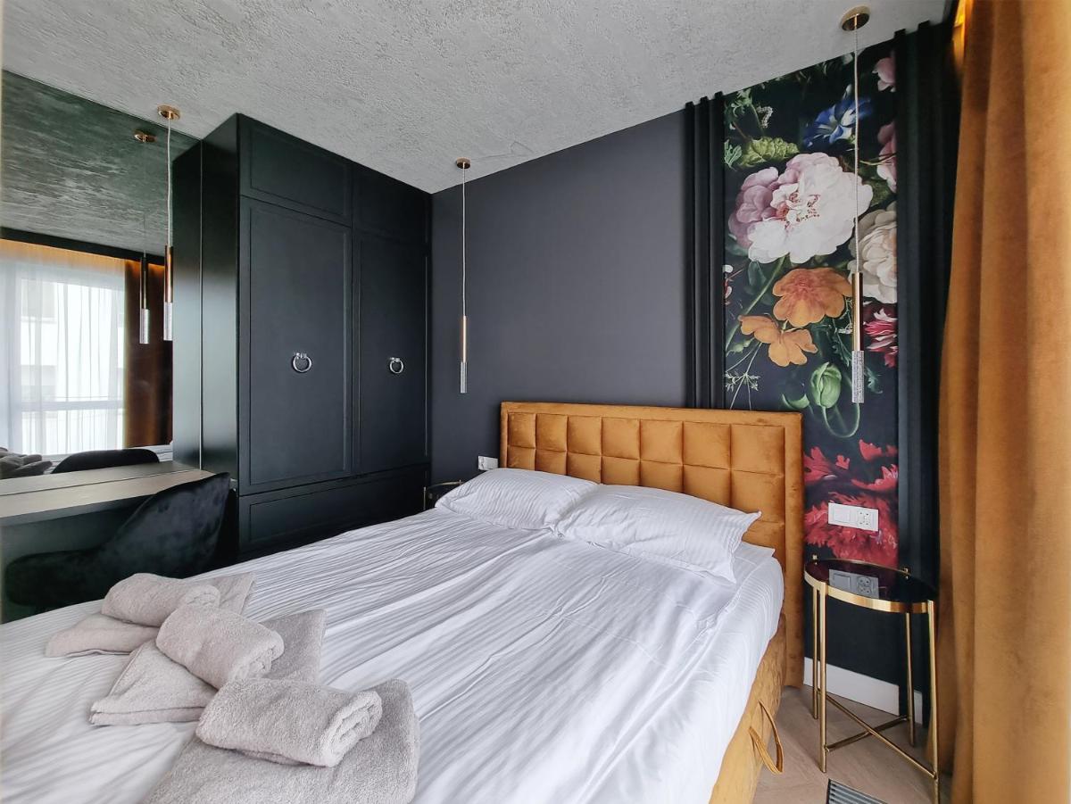 Silesia Aparthotel - Housity