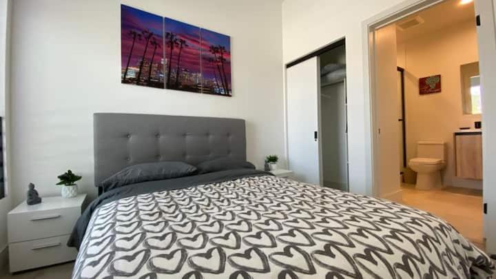 3 bd Townhome with Private Rooftop - Housity