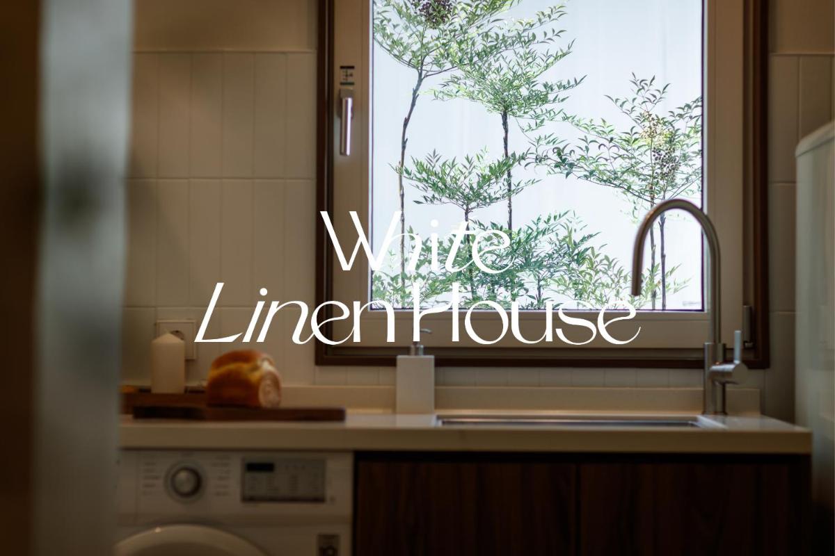 White Linen House - Housity