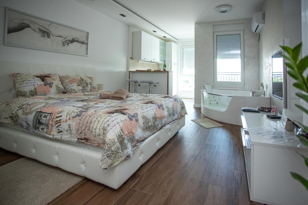 Jacuzzi Lux Apartman - Housity