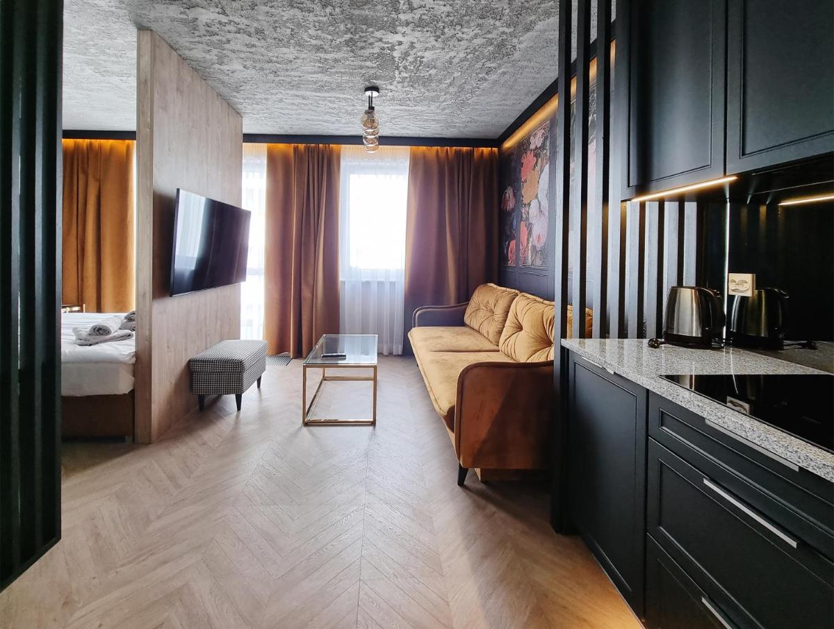 Silesia Aparthotel - Housity