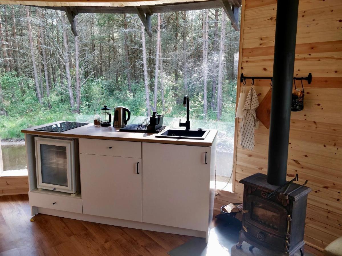 Roosa maja parvesaunaga - Housity