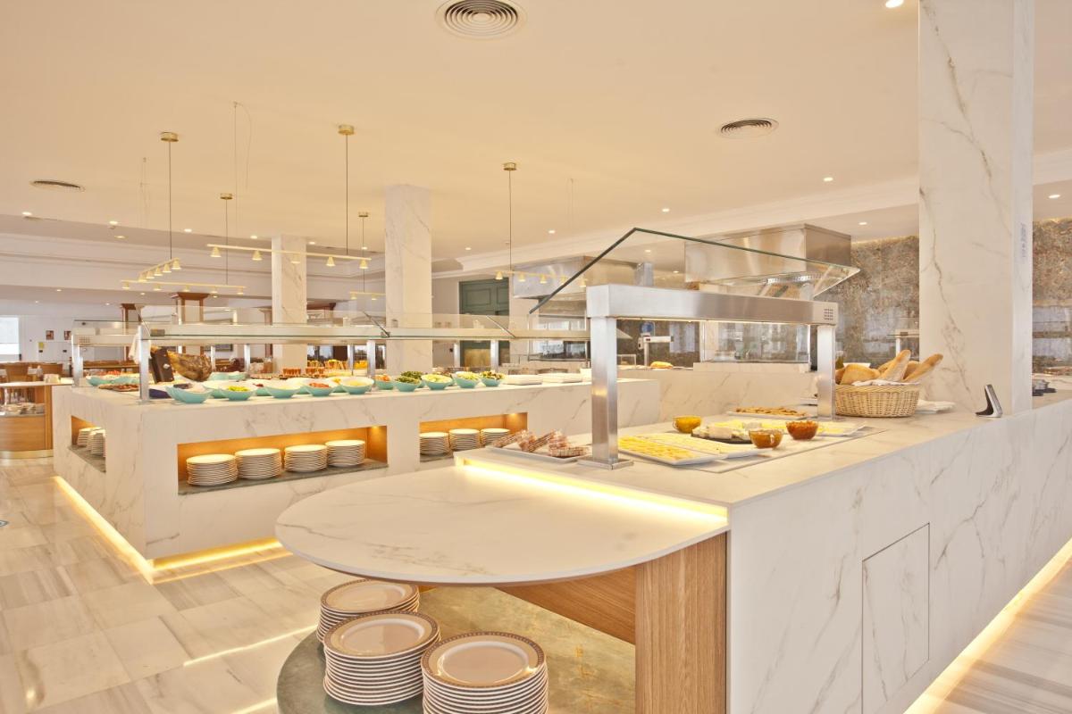 Un restaurante o sitio para comer en Grupotel Molins
