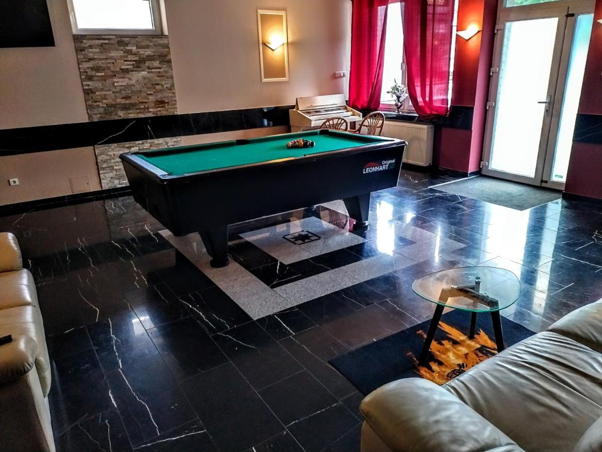 Hotel Zur Rose - Housity