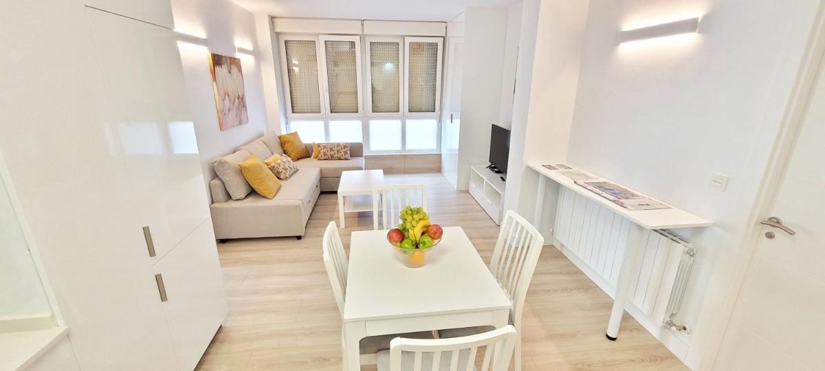 Cozy White Home in Getxo - Housity