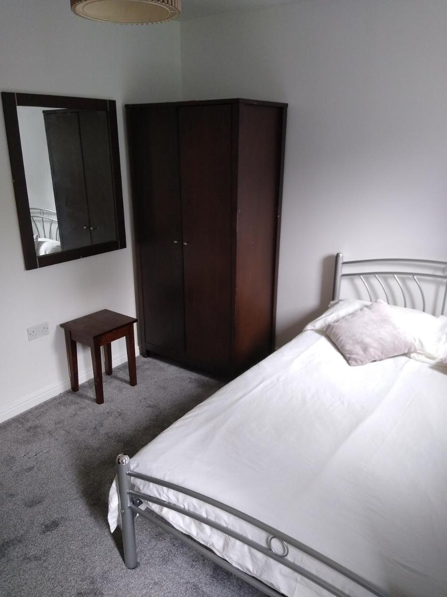 Stylish Private Double Room w/ensuite - Housity
