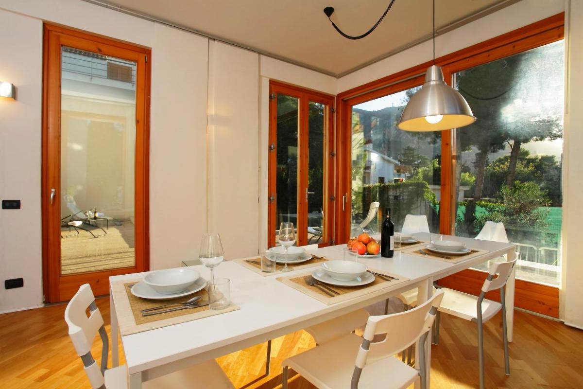 4 bedrooms house with sea view shared pool and furnished garden at Torre Colonna Sperone 1 km away from the beach - Housity