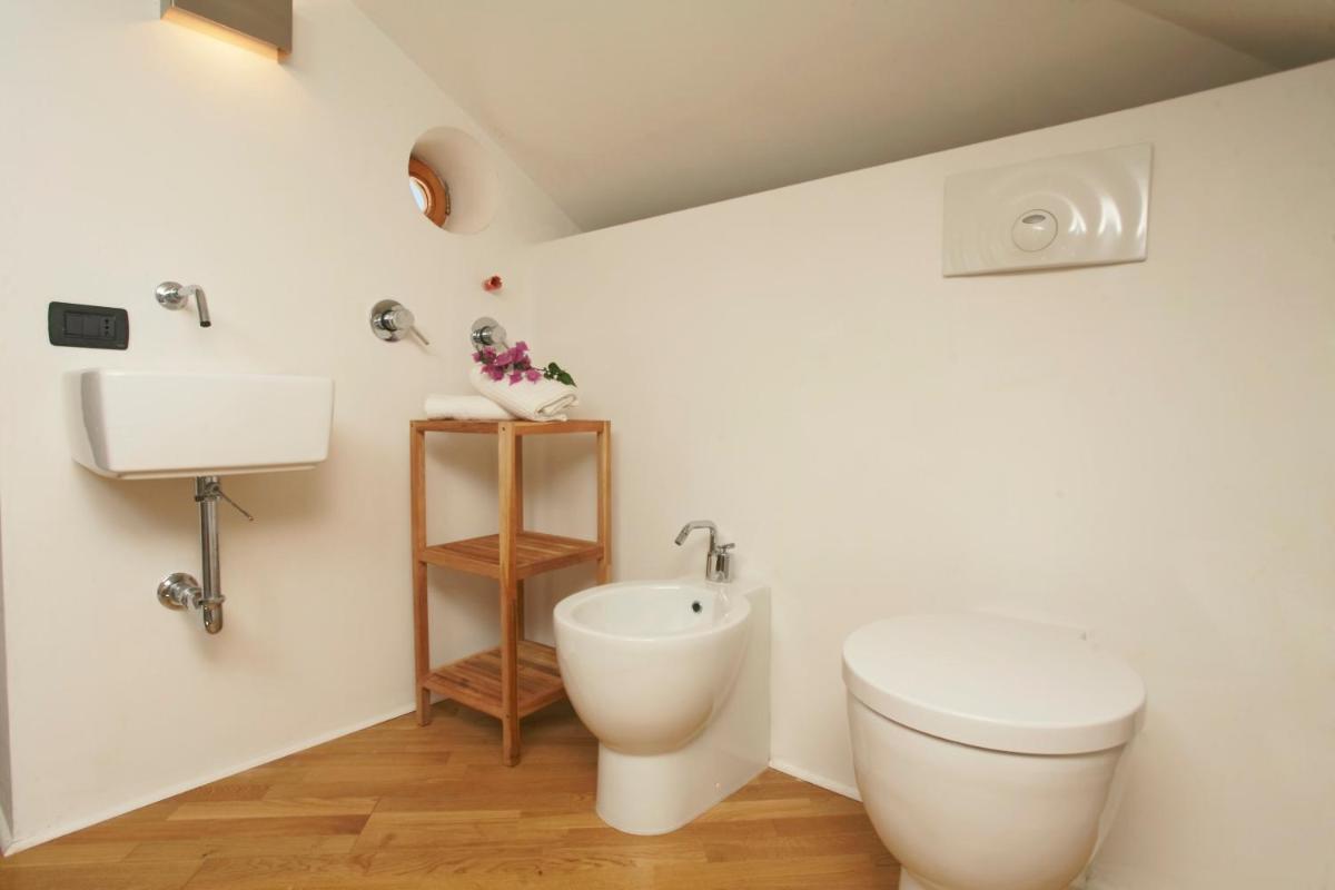 4 bedrooms house with sea view shared pool and furnished garden at Torre Colonna Sperone 1 km away from the beach - Housity