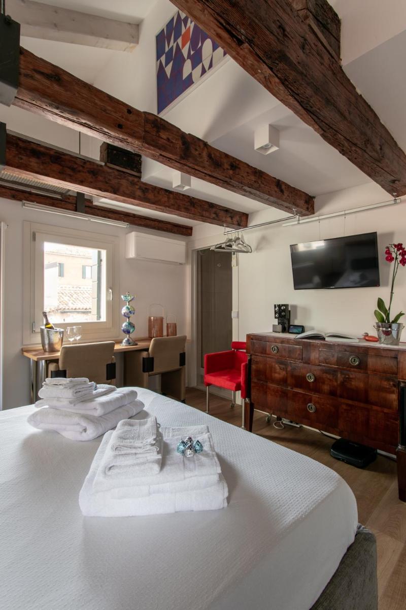 Biennale Gallery Suite - Housity