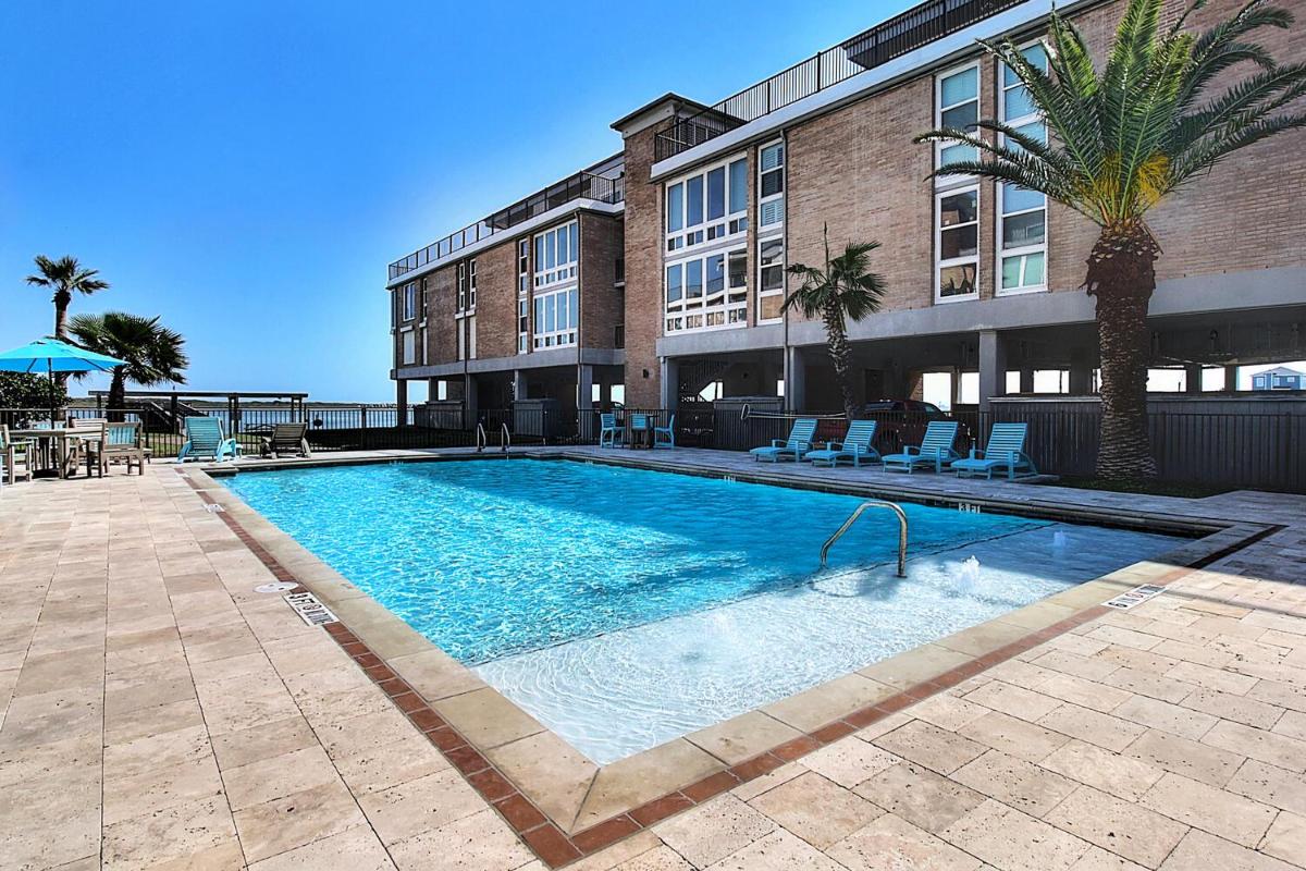 Channelview 117 - Housity
