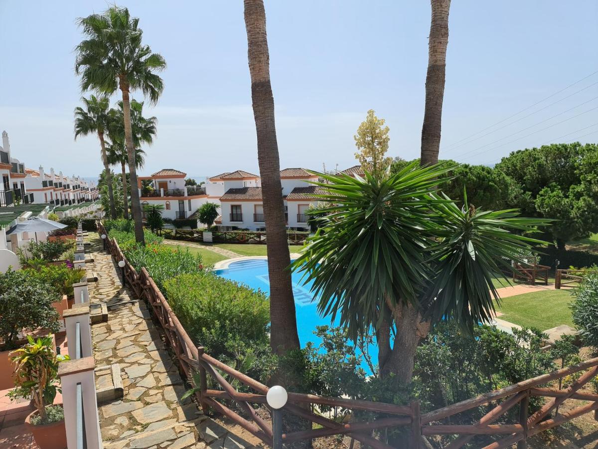 Suitetrails - Beautiful House in Cabopino Marbella pool & terrace