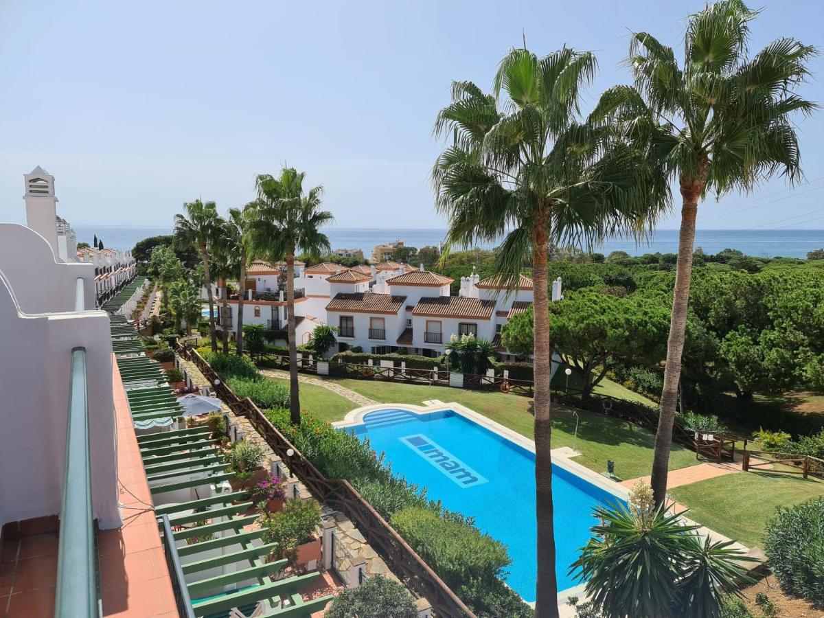 Suitetrails - Beautiful House in Cabopino Marbella pool & terrace