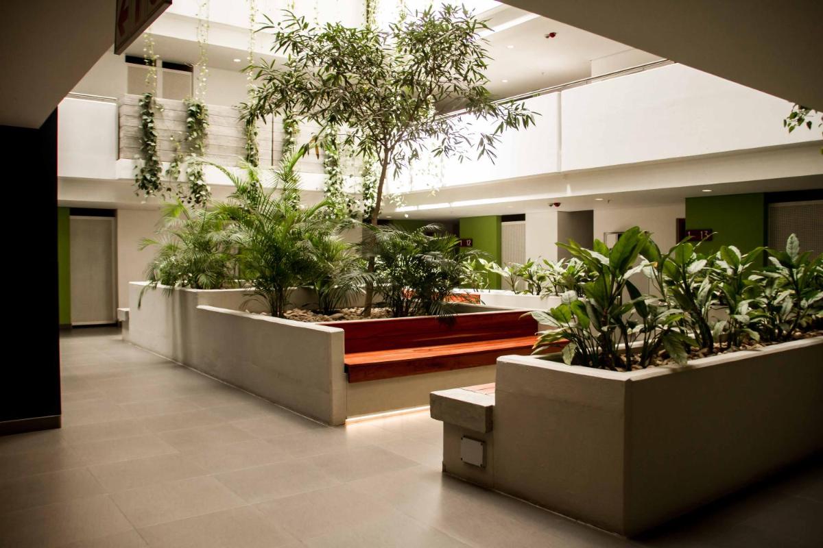 Urban Oasis Apartments at Freedom Plaza - Housity