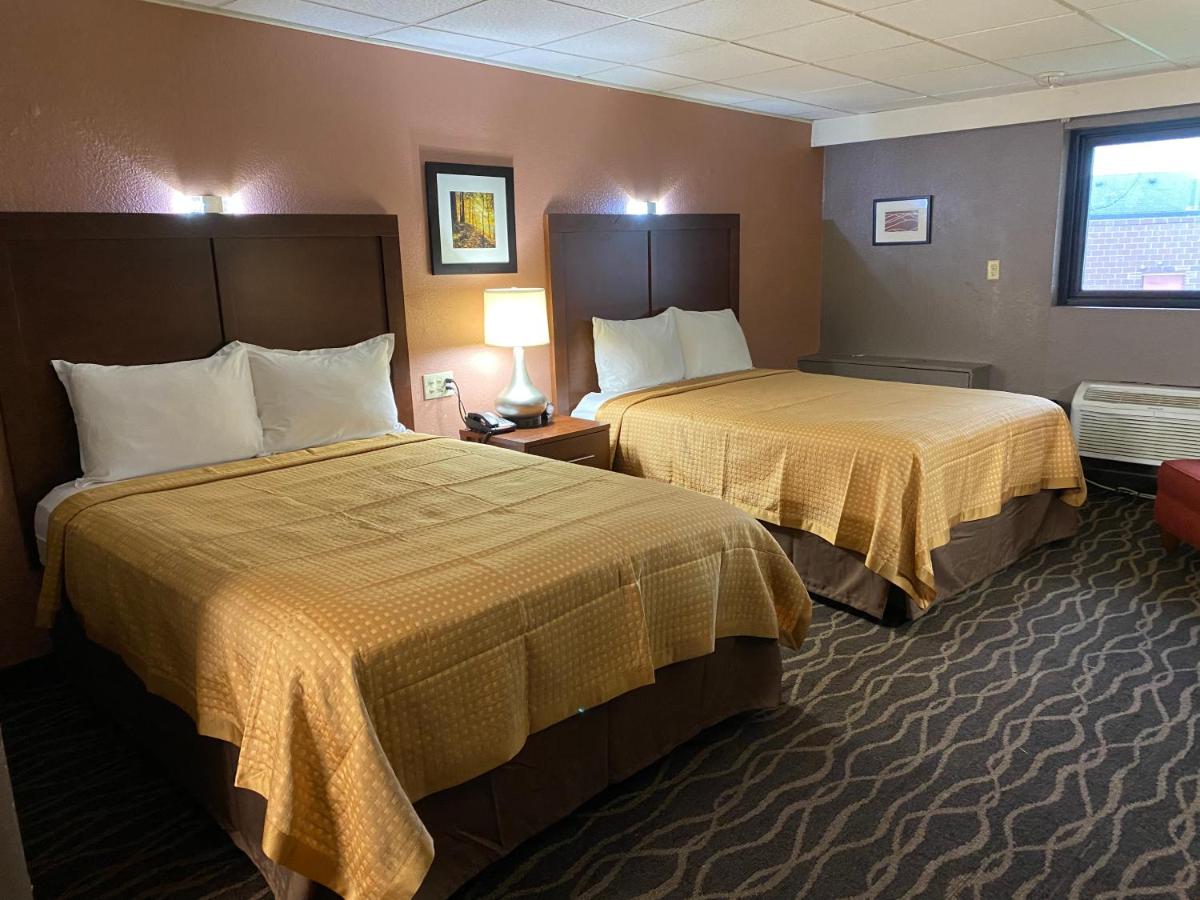 Economy Inn North Randall - Housity