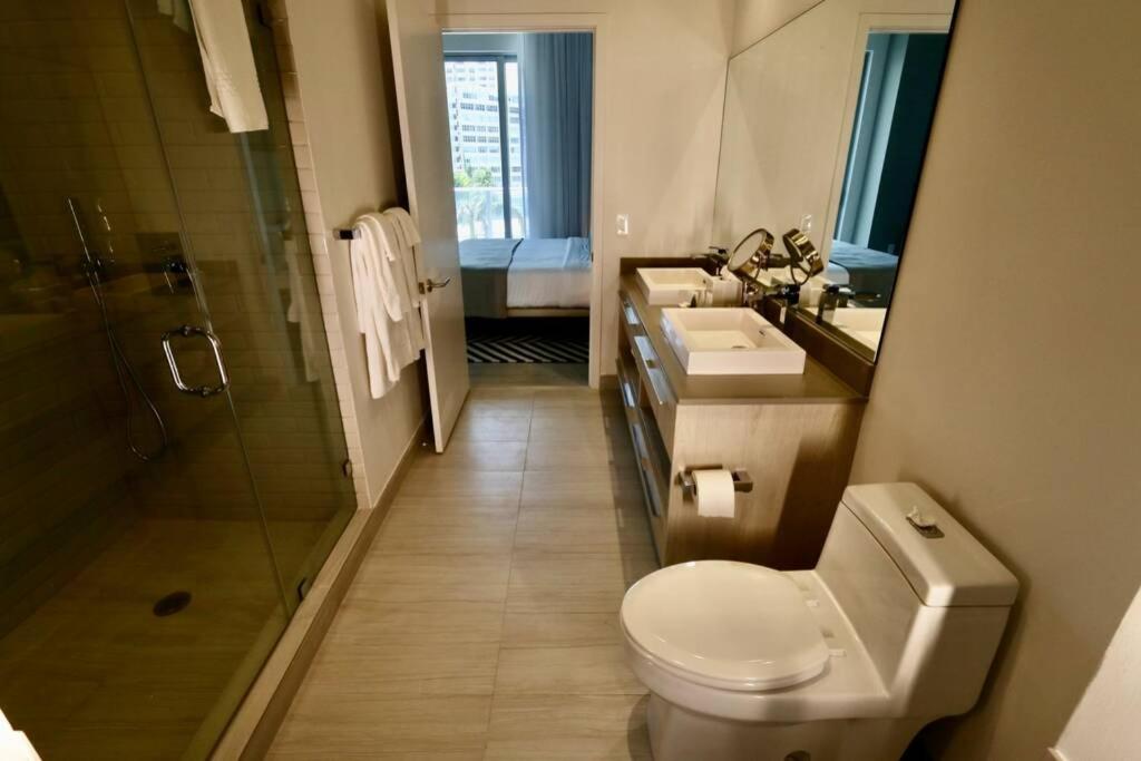 Suitetrails - Luxury Two Bed Two Bath Beach Resort Condo 35 USD resort fee per day