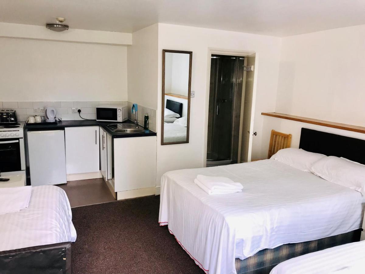 Amhurst Hotel - Housity