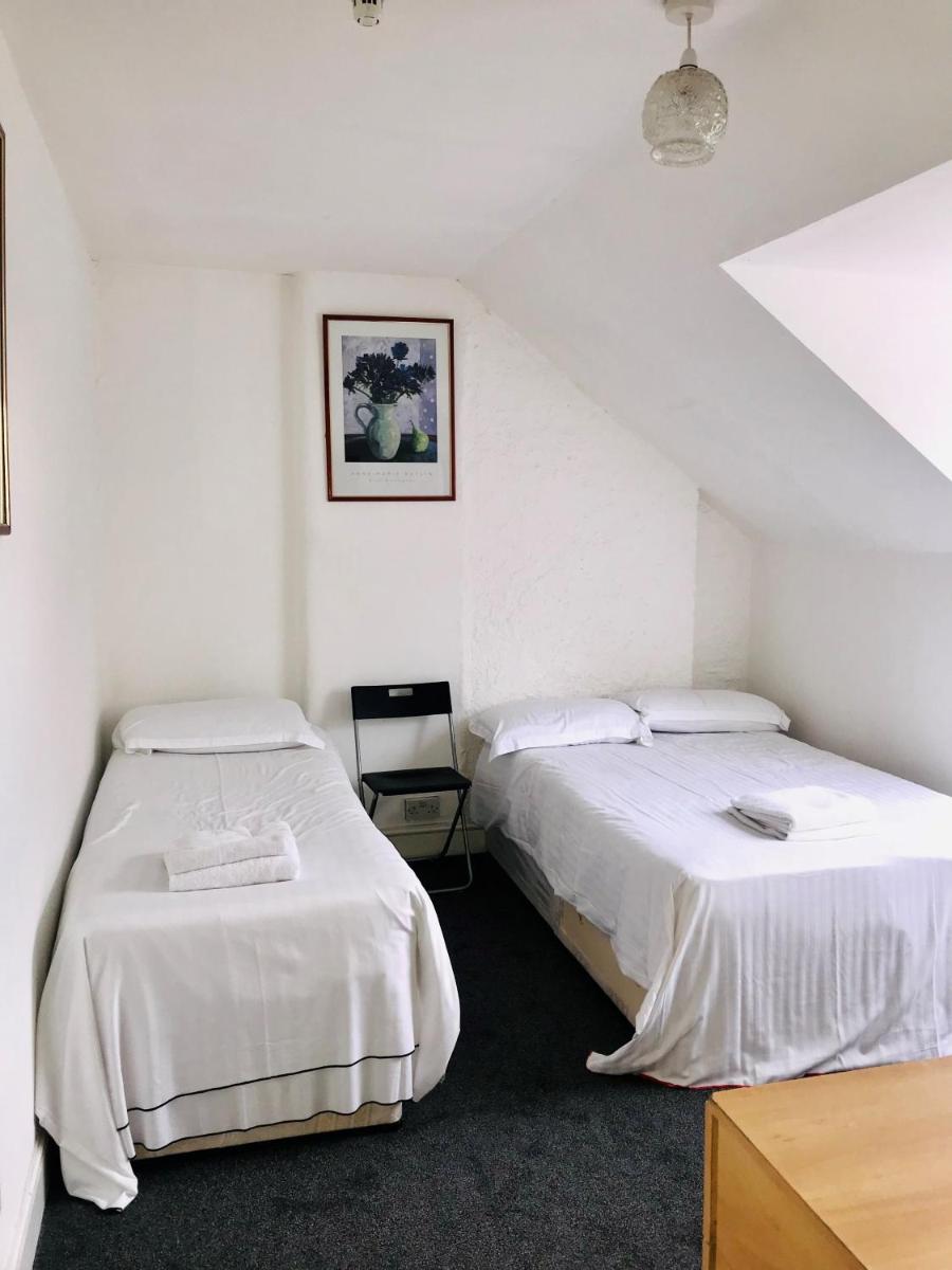Amhurst Hotel - Housity
