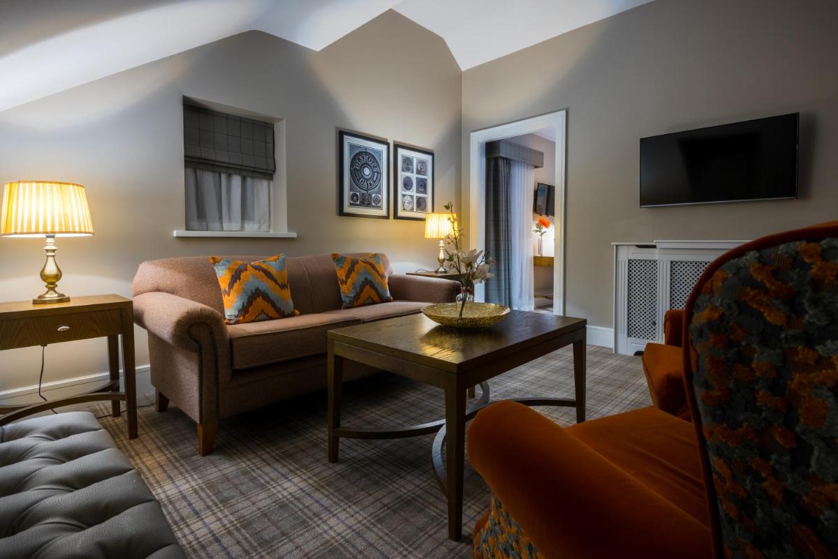 Bishop's Gate Hotel - Housity