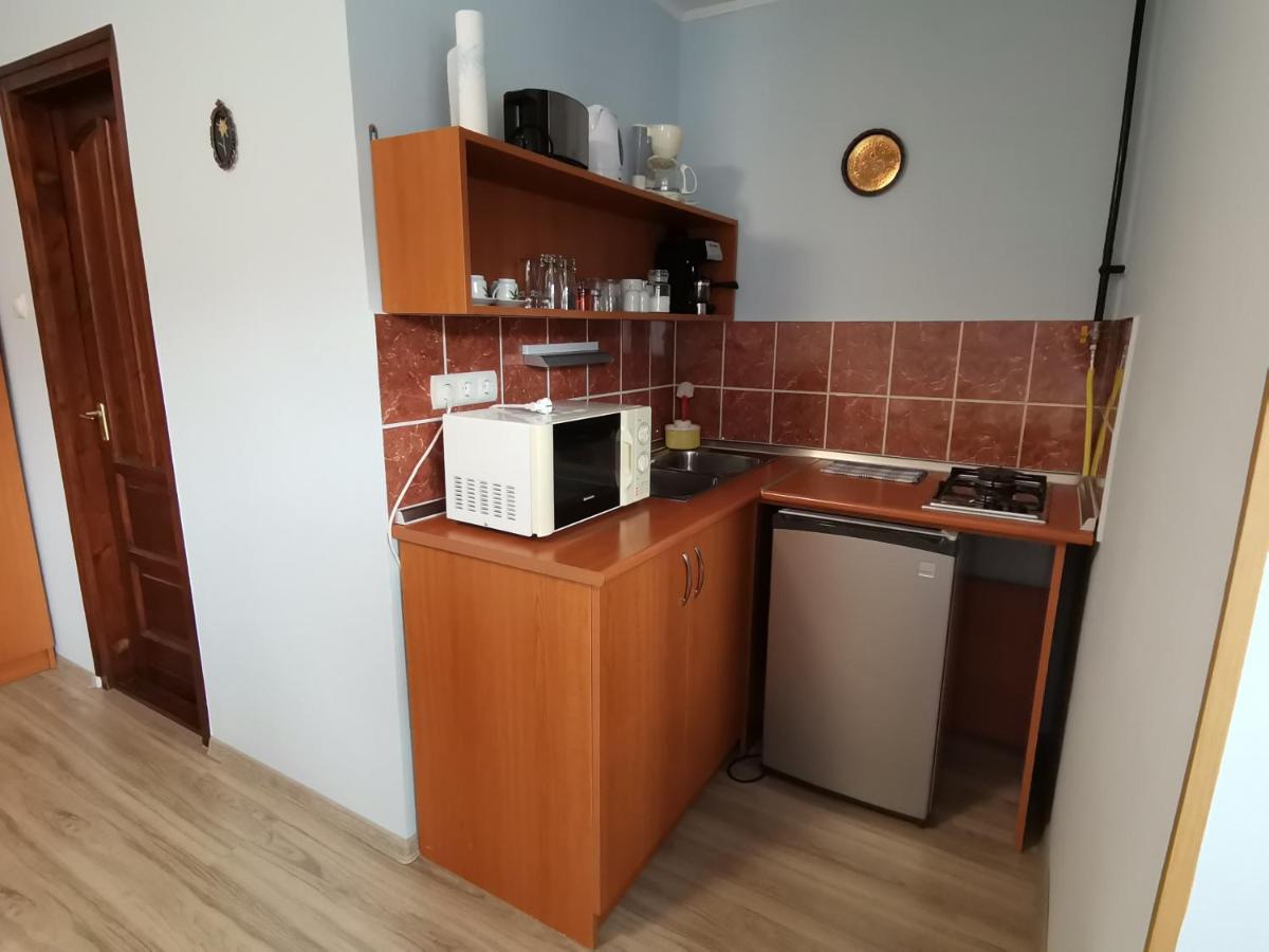 Rózsa Apartman - Housity