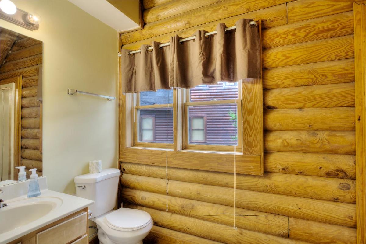 Great Wolf Cabin in Pigeon Forge! - Housity