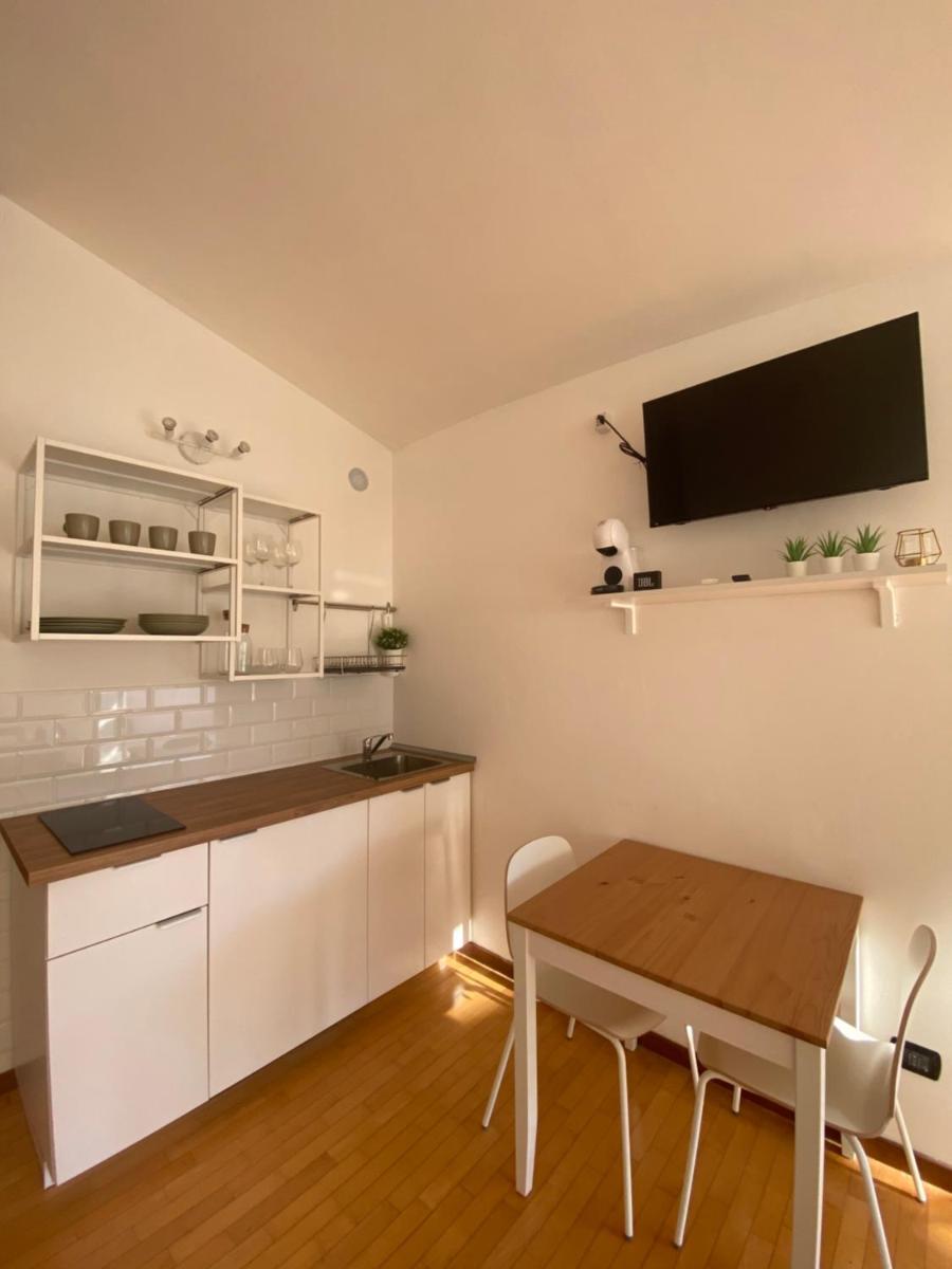 Suitetrails - Charming studio next to Fiera with Terrace and parking