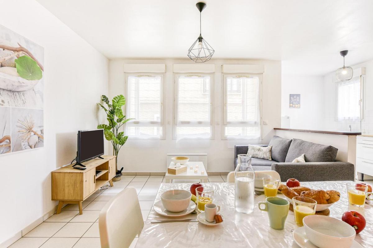 Appart'Hotel Versailles Saint Cyr l'Ecole - Gare SNCF à 100m et parking privé - Housity