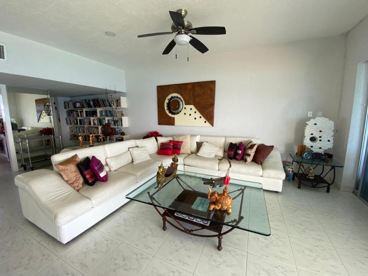 Comfortable Beachfront apartment in Acapulco - Housity