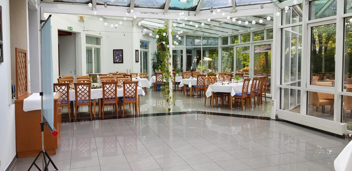 Albhotel Fortuna - Housity