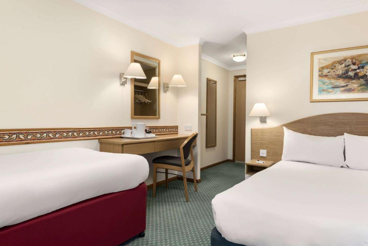 Days Inn by Wyndham Donington - Housity