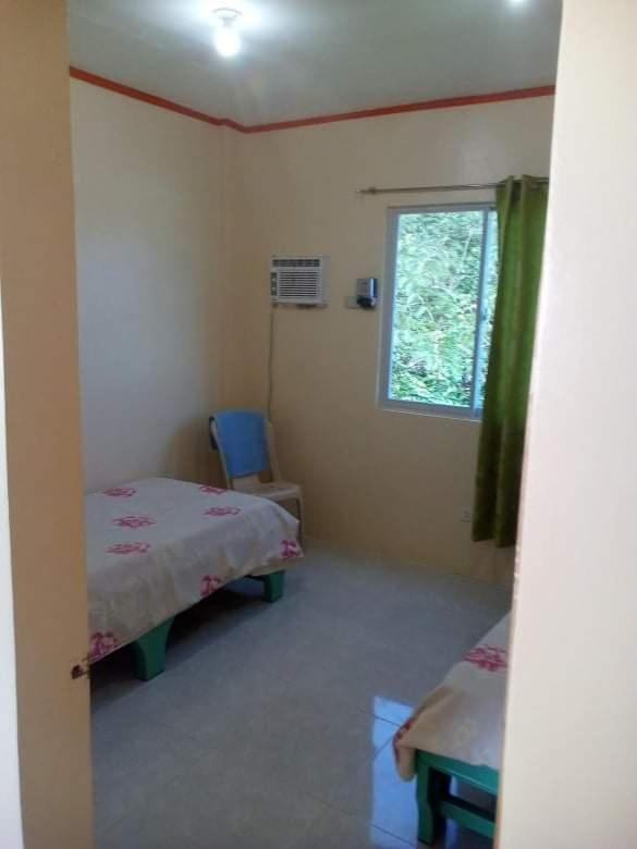 Johnny's Inn - Housity