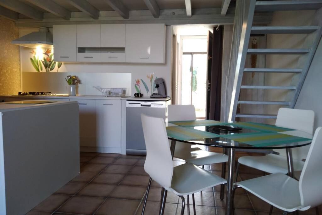 Joli studio indépendant avec jardin et piscine partagés - Housity