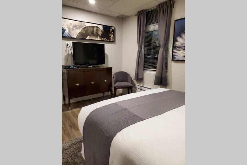 Cozy Sweet Studio #7, 10 minutes to D.T. Ottawa - Housity