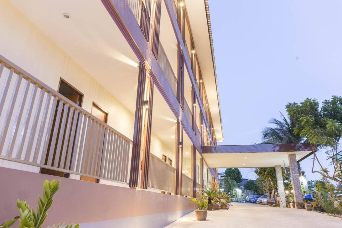 Yaibua Hotel - Housity