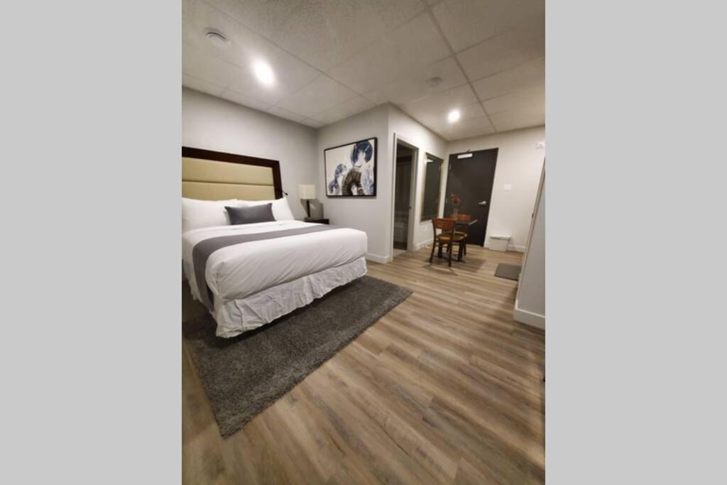 Cozy Sweet Studio #6, 10 min to D.T. Ottawa - Housity