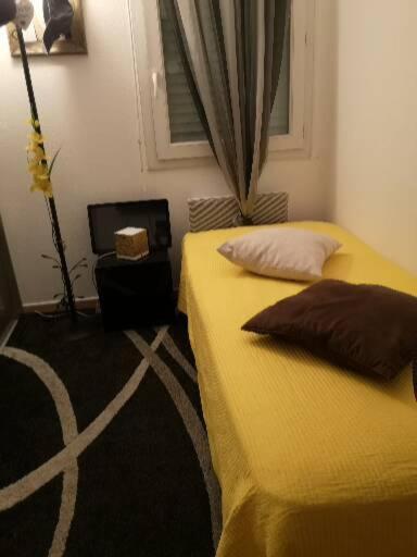 Petite Chambre Magnifique 1 personne - Housity