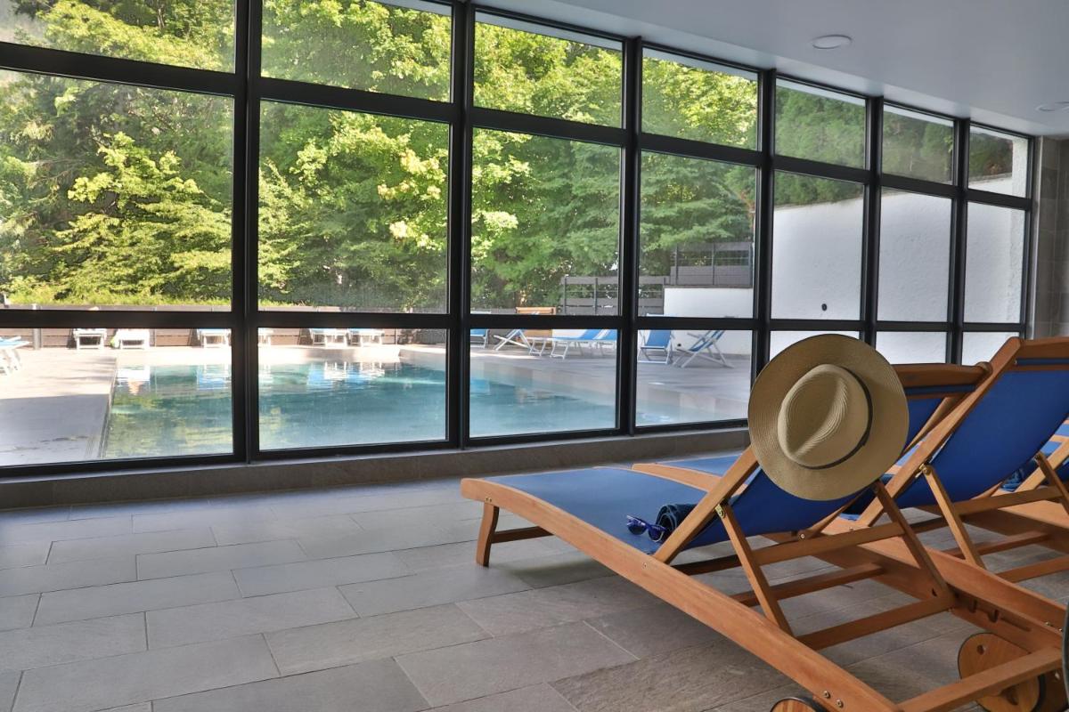 Piscine de l'établissement SOWELL HOTELS Mont Blanc et SPA ou située à proximité