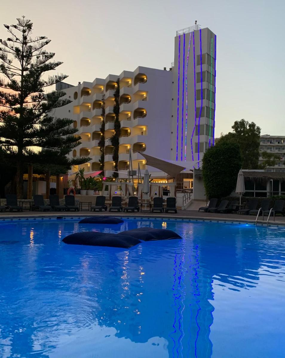 Piscina en o cerca de BG Pamplona