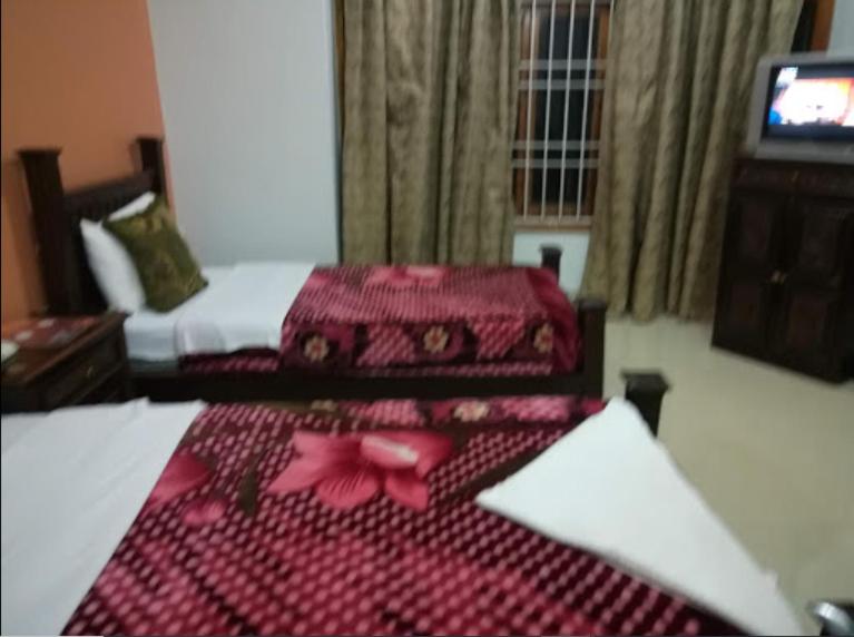 Hotel Orash Lodge - Housity