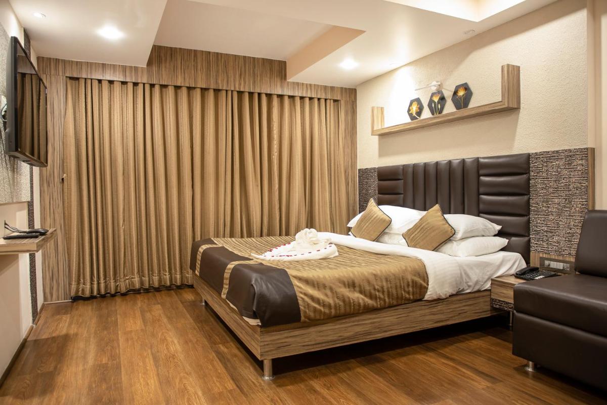 Hotel Rajmahal - Housity