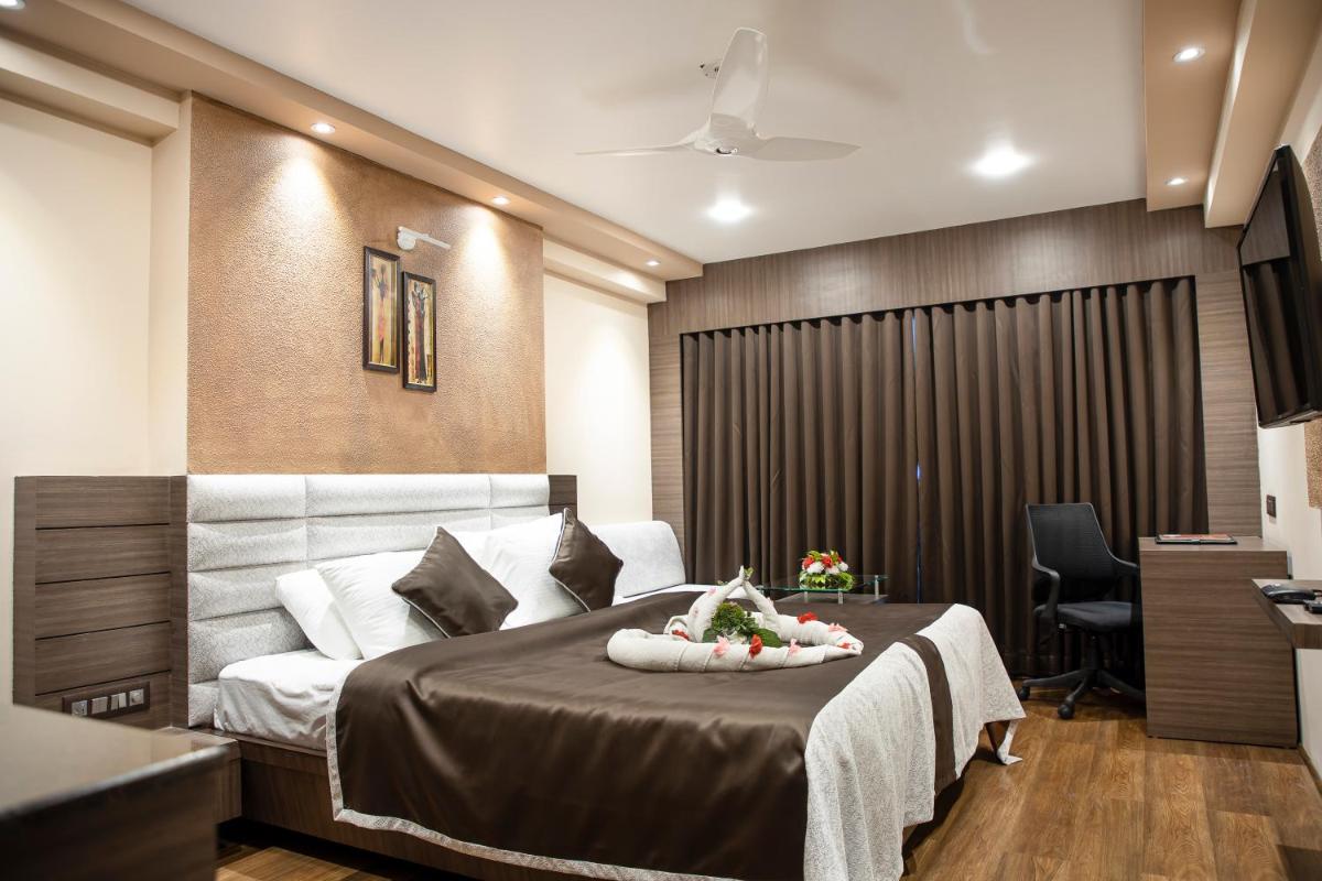 Hotel Rajmahal - Housity