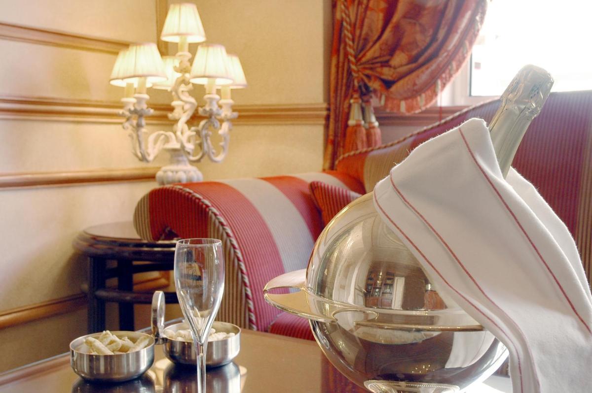 Coin salon dans l'établissement Hotel & Spa Saint-Jacques